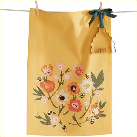 Bee Blossom Kitchen Towel w/Cookie Cutter