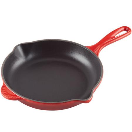 Le Creuset Traditional Skillet 9